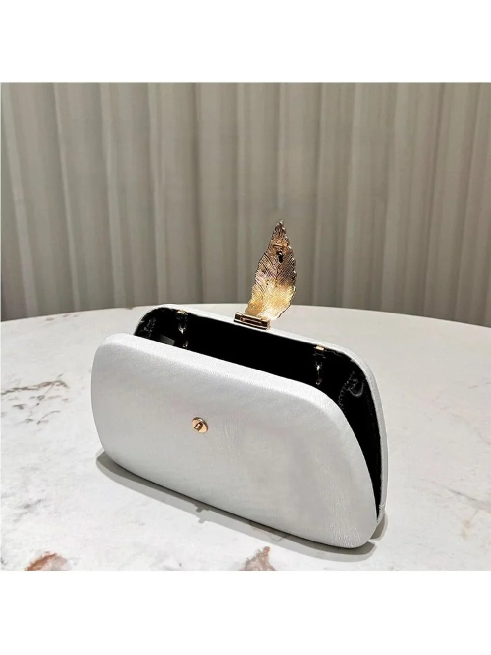 👜Women's White Banquet Bag Dinner Elegant Clutch With Metallic Leaves Clasp
